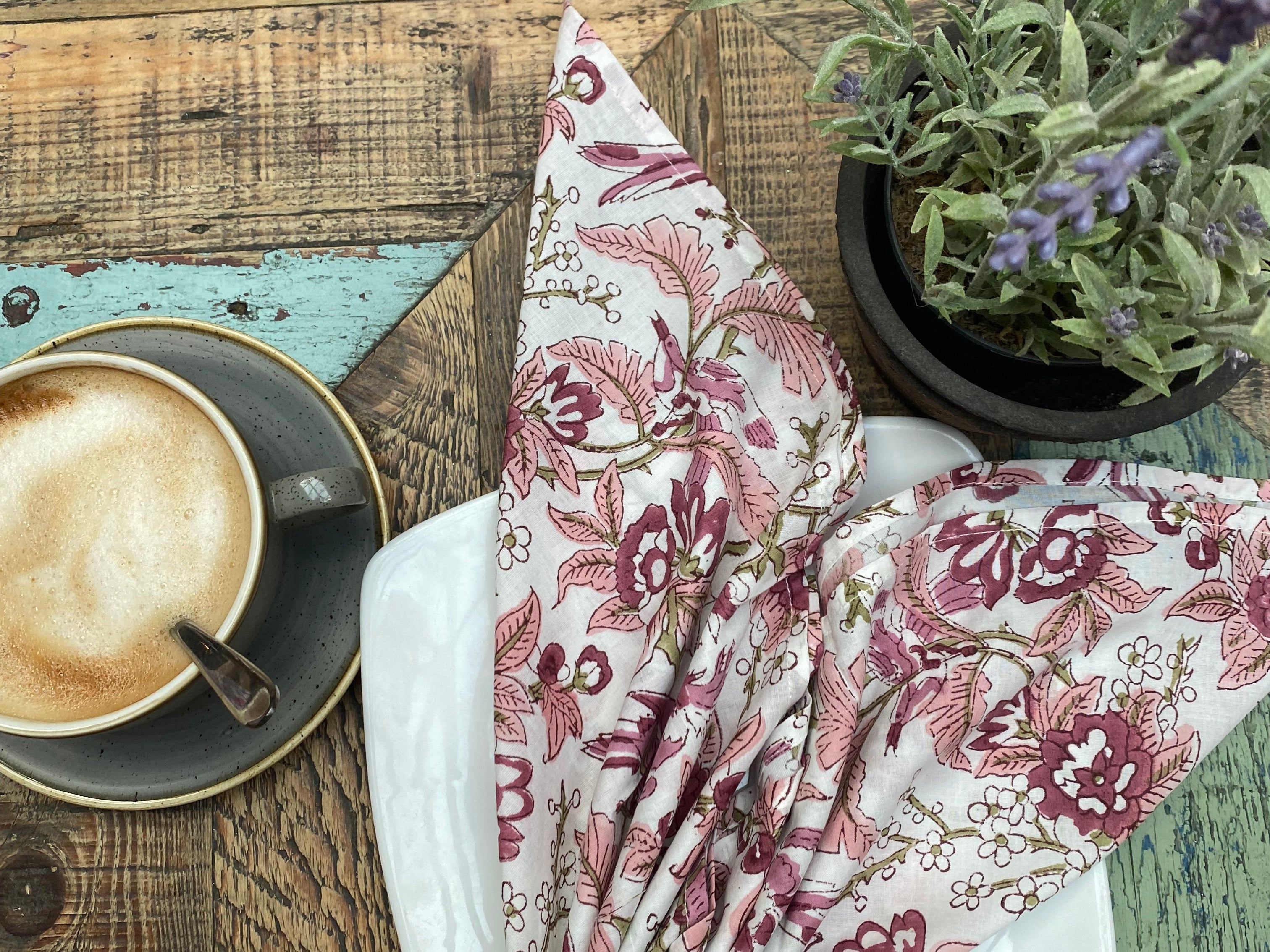 5 Ways to set your table napkins