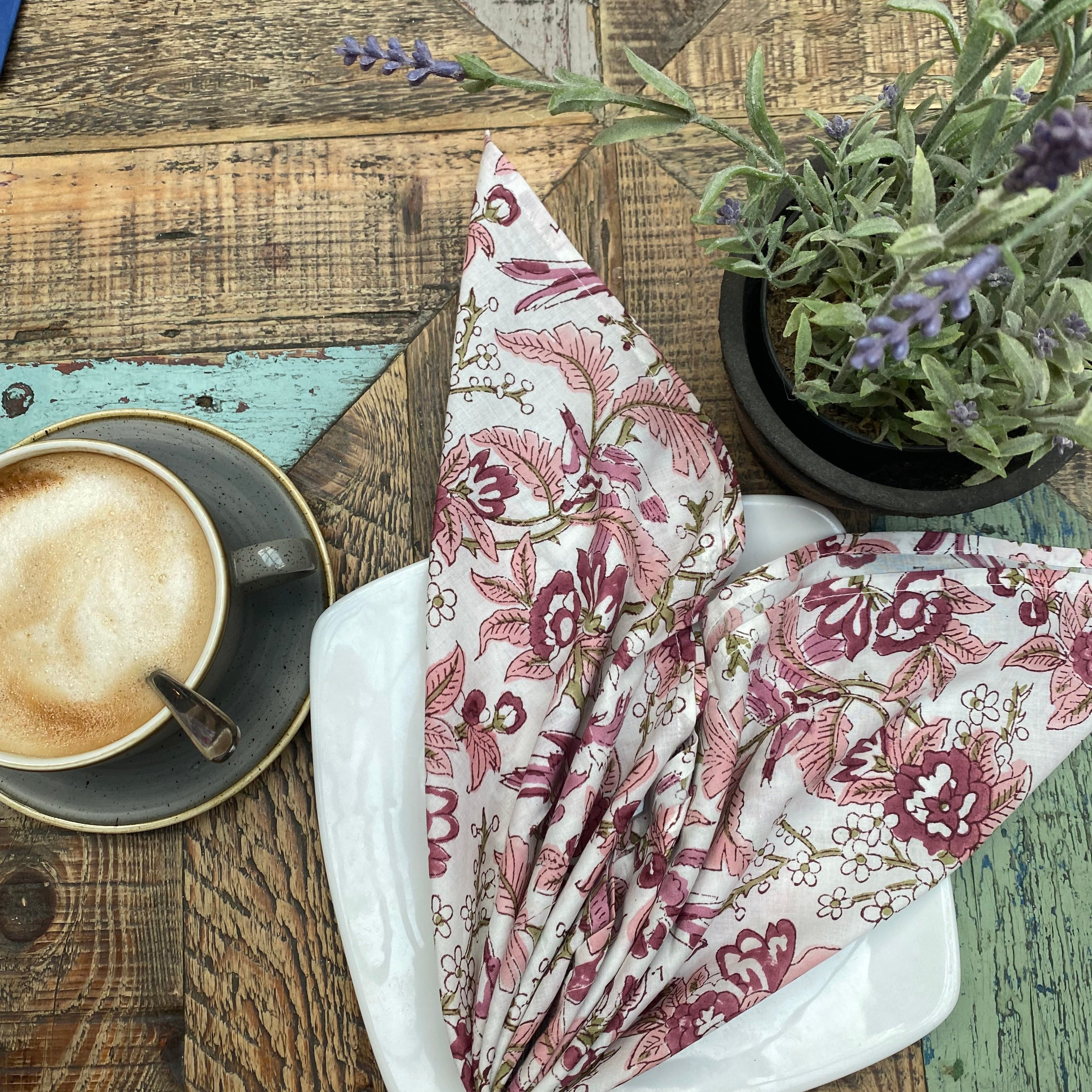5 Ways to set your table napkins