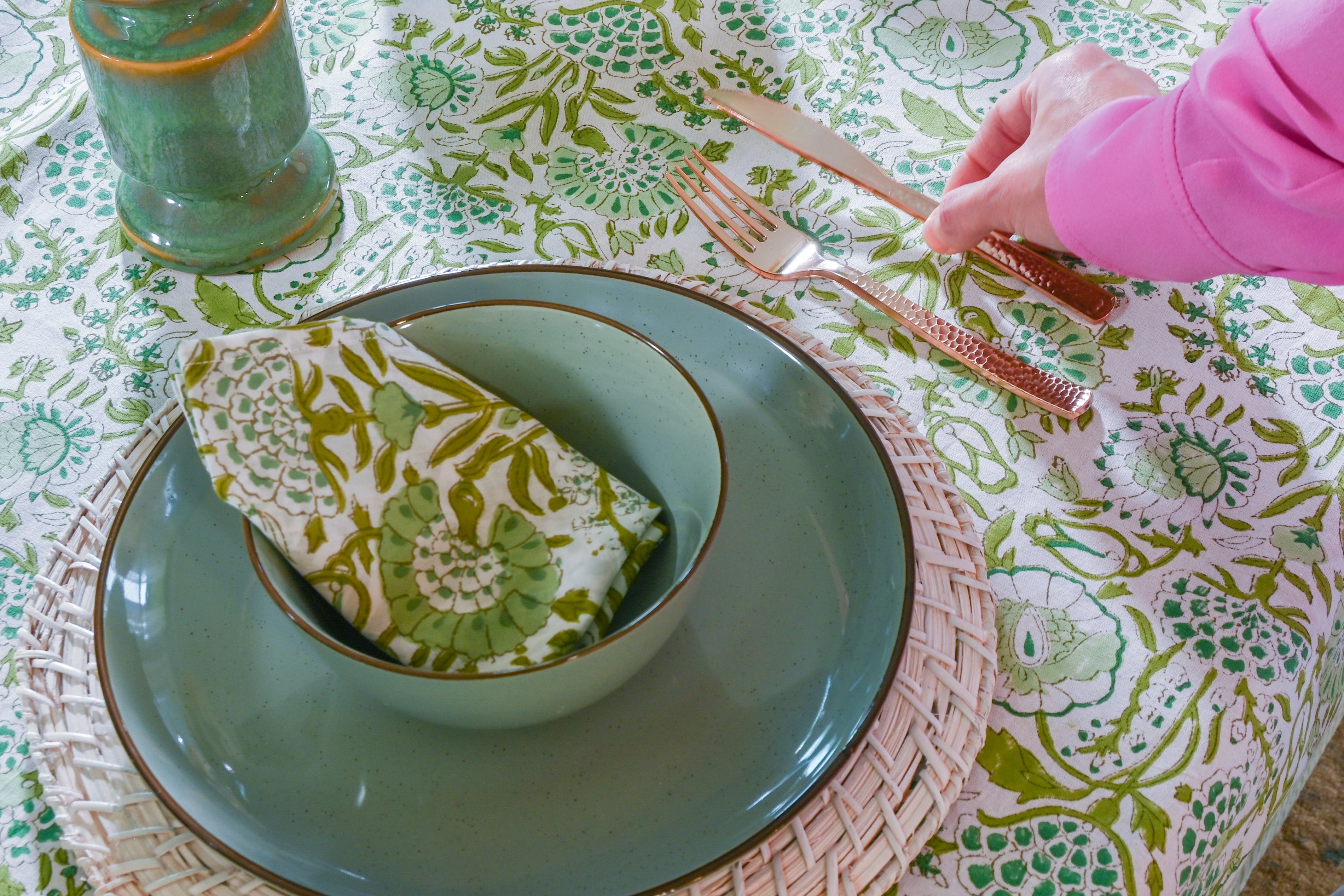 4 Common Questions About Cotton Tablecloths