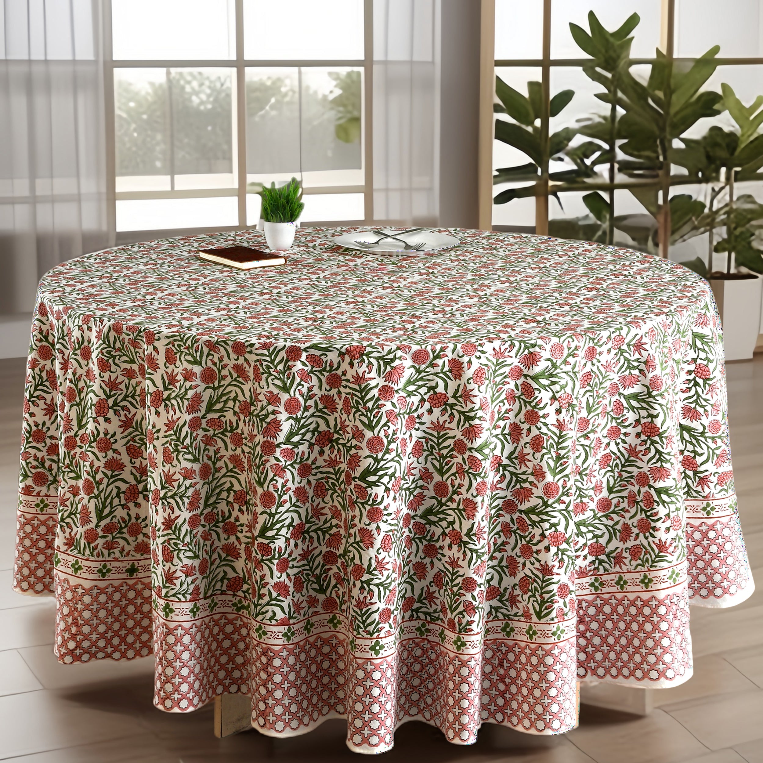 The Classic Christmas Table Set