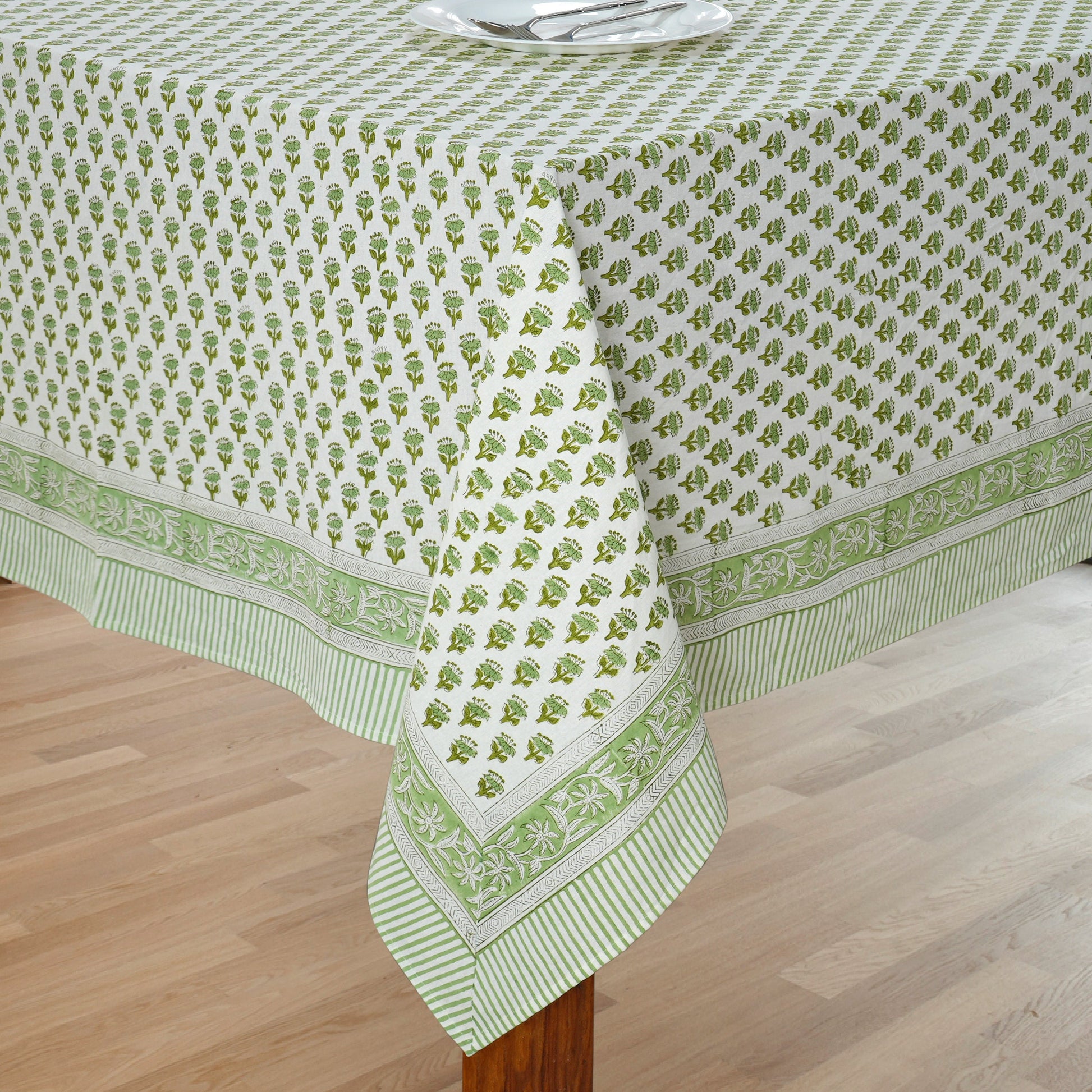 Emerald Green Tablecloth on Family Dinner Table