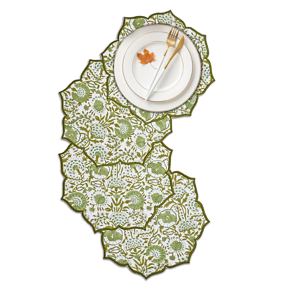 set of 4 Elegant green scalloped placemat for nature-inspired settings