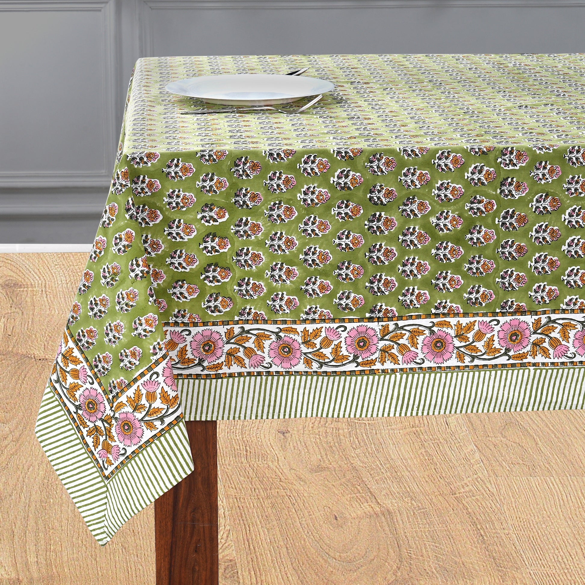 Jade Green Cotton Tablecloth on Family Dinner Table