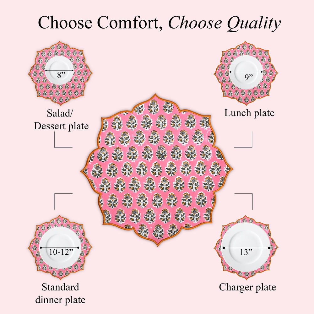 Cotton placemat in playful pink shade with scalloped border
