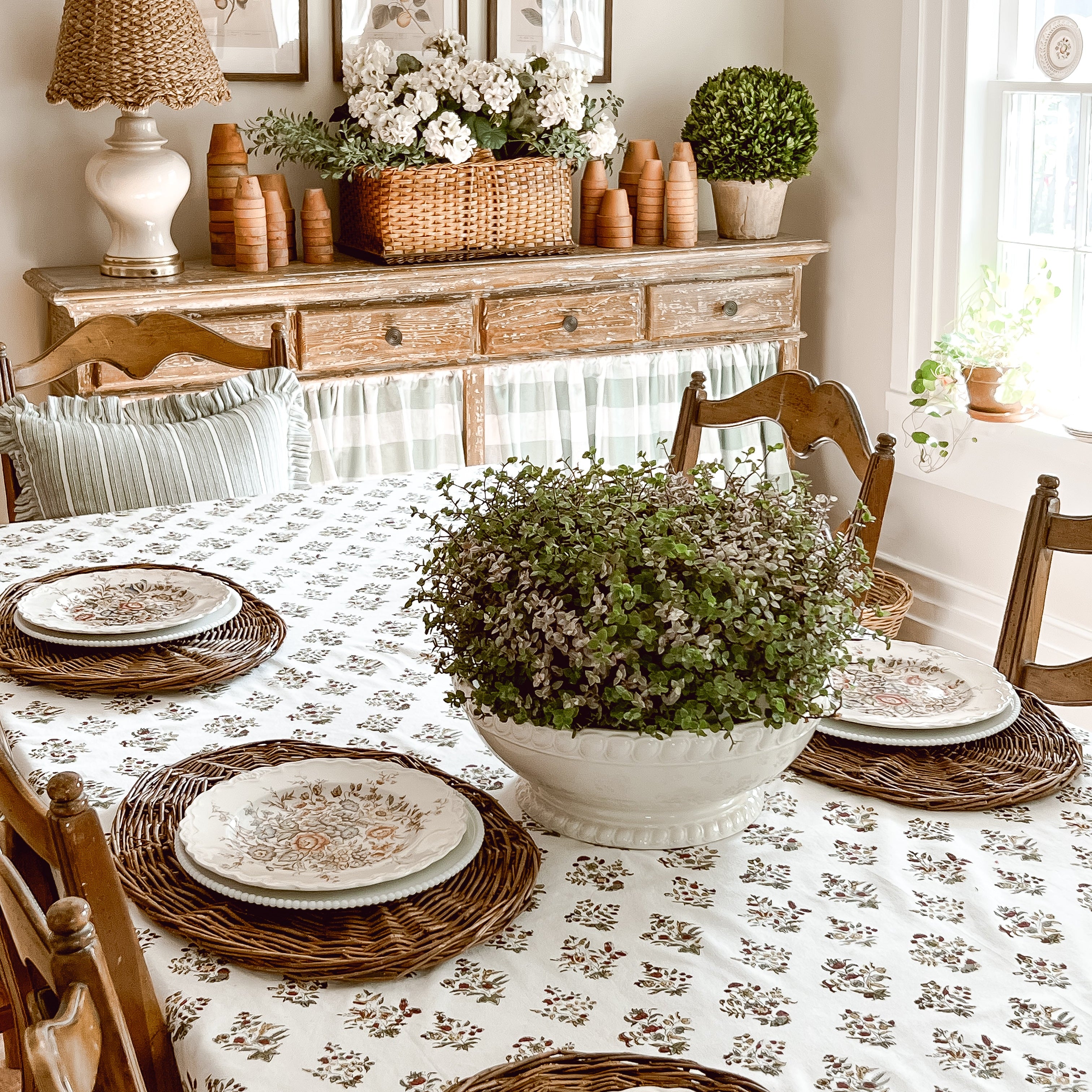 The Forest Green Table Set